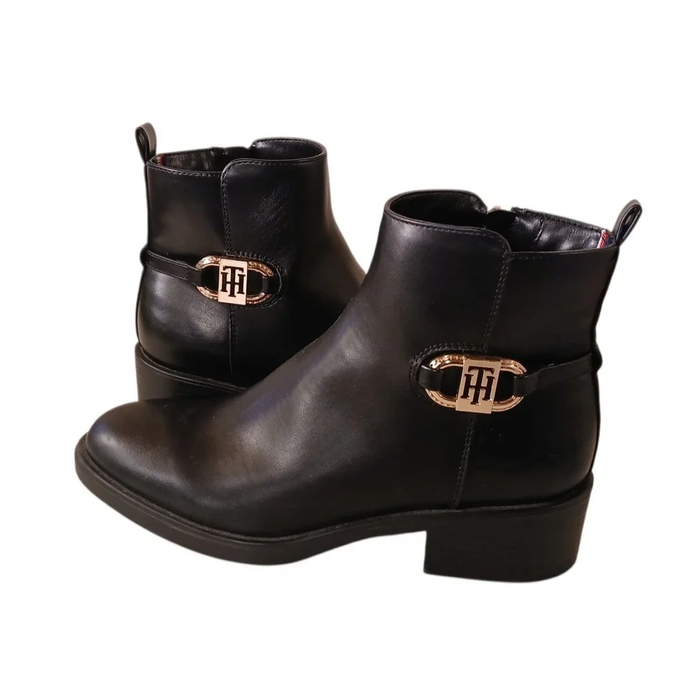 Tommy‎ Hilfiger Black Leather Ankle Boots Women's 6.5 Side Zip Gold TH Logo - Picture 7 of 16